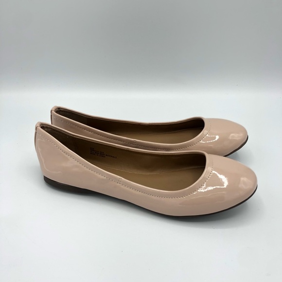 Rohb by Joyce Azria Corsica Round Toe Flat - Picture 2 of 6